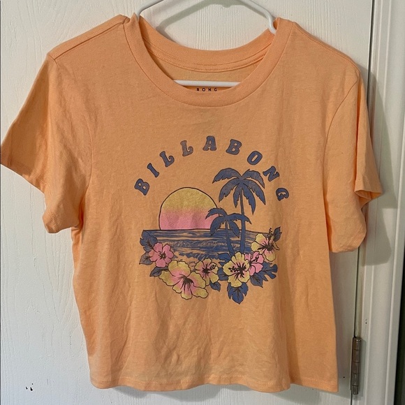 Billabong Tops - Billabong Y2K Peach Cropped Tee with Tropical Print Size XL